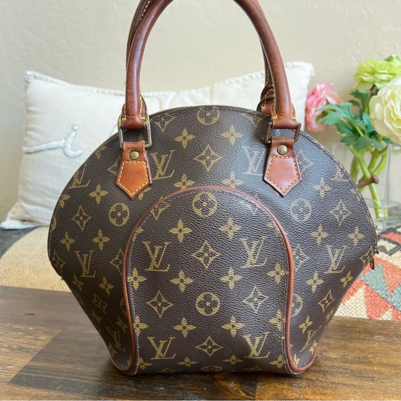 Louis Vuitton Monogram Ellipse PM Vintage Hand Bag - Picture 3 of 17